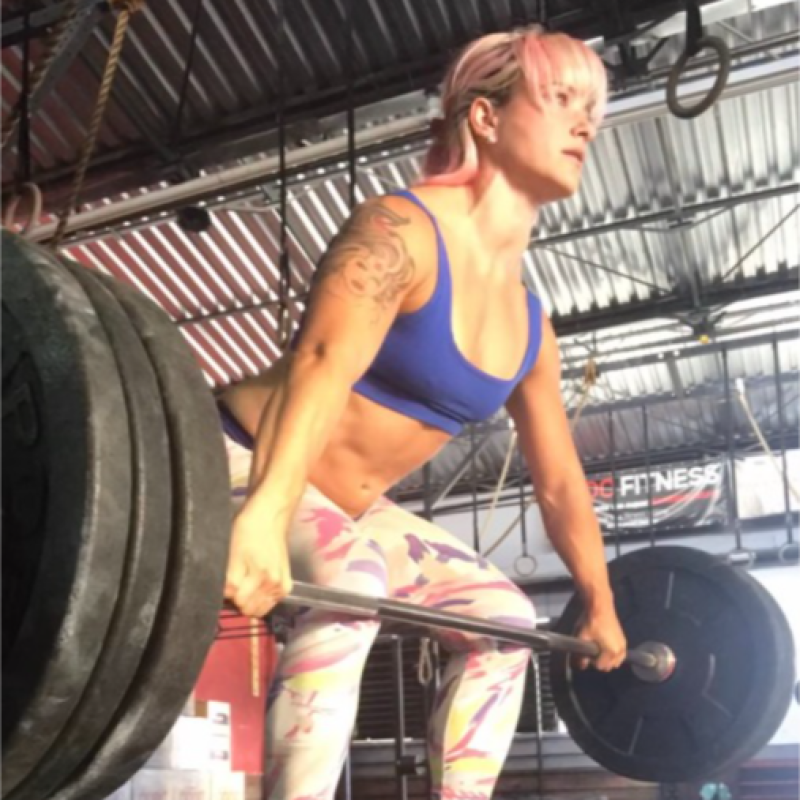 Paula Amidani treino de CrossFit alta performance